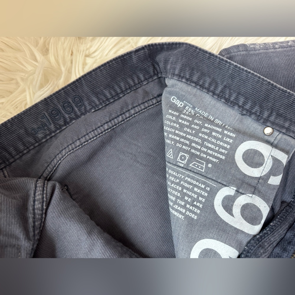 GAP Men's Corduroy Pants - Picture 2 of 6